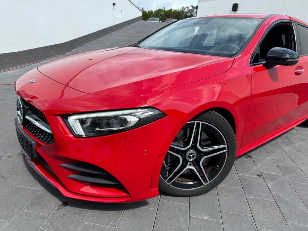 Mercedes-Benz A 250 7G-DCT "AMG Line"