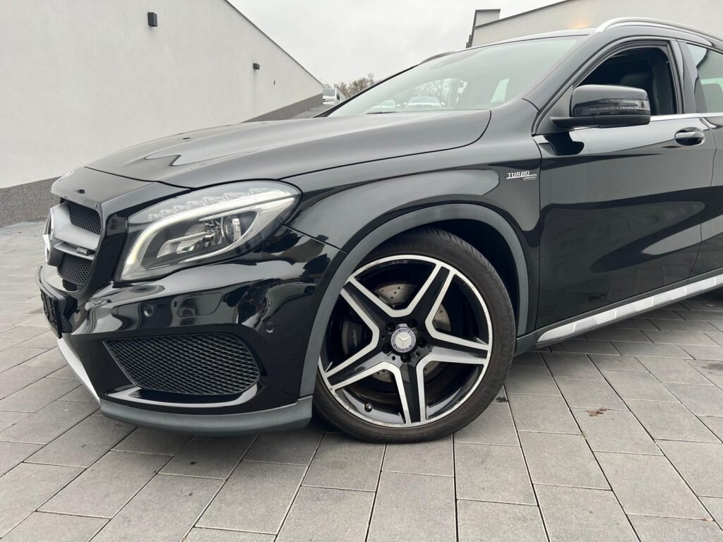 Mercedes-Benz GLA 250 4MATIC AMG-LINE