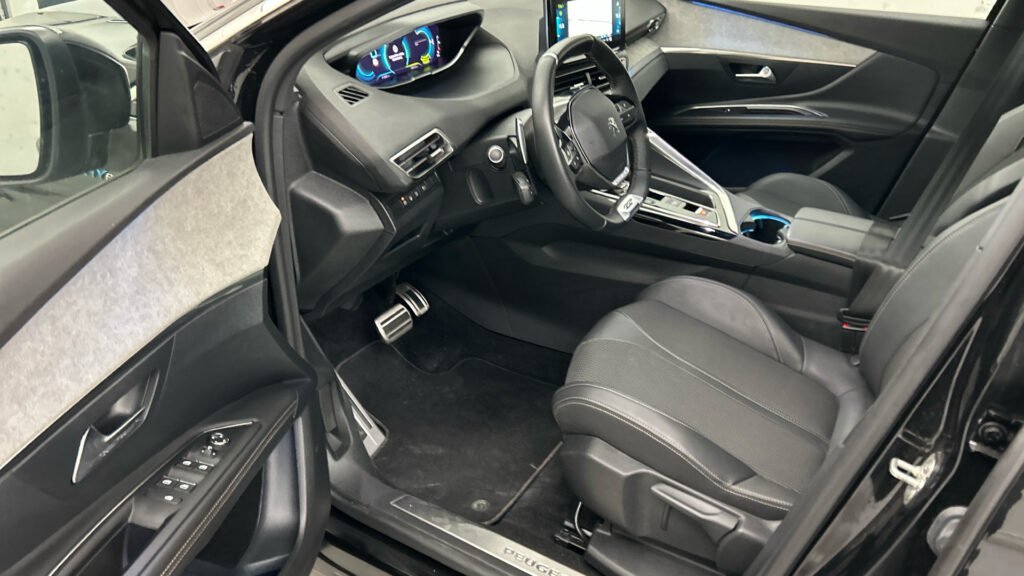 Peugeot 3008 1.6 GT PACK PURETECH/EL 300 EAT8 4WD