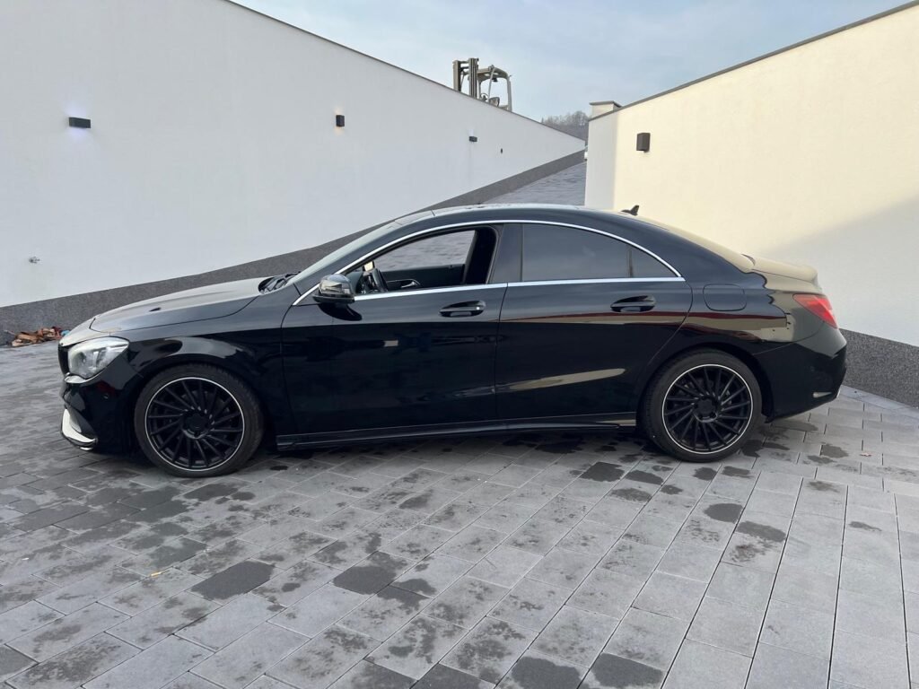 Mercedes-Benz Cla 220 D AMG-LINE