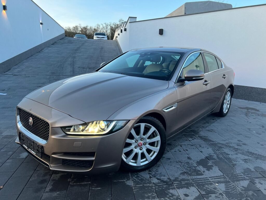 Jaguar Xe 2.0D 180 AUTO