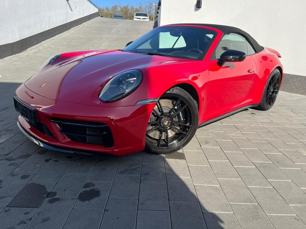 Porsche 911 CARRERA