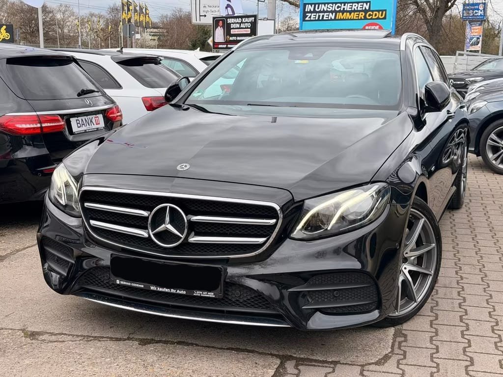 Mercedes-Benz E 220D AMG LINE