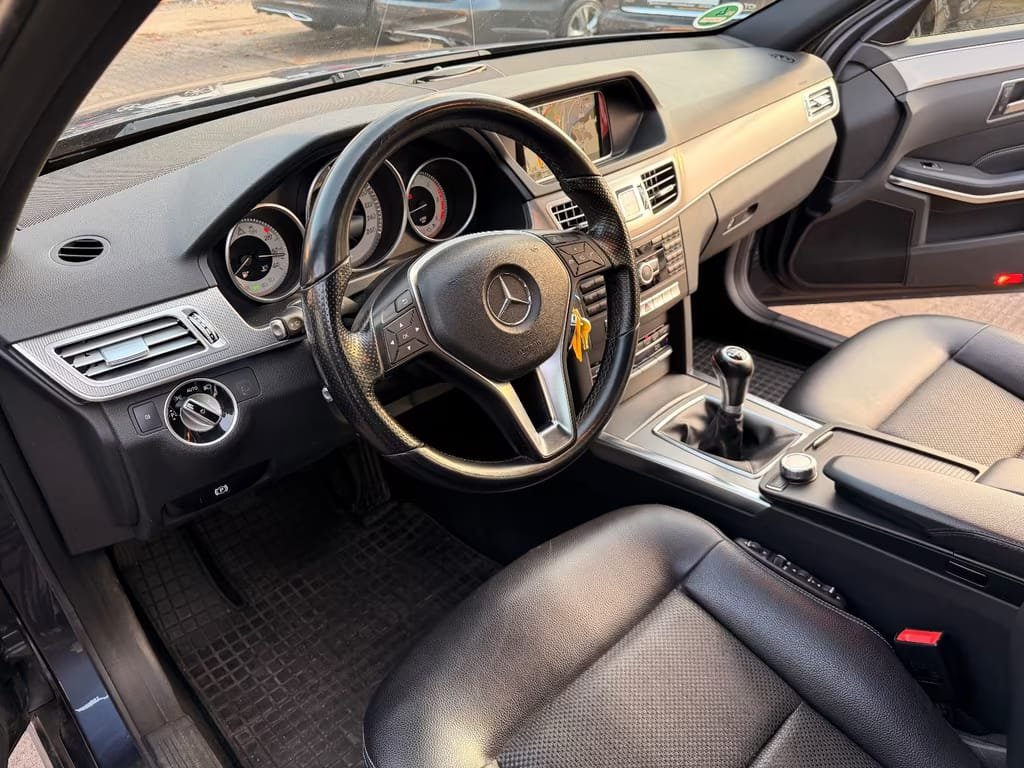 Mercedes-Benz E 220 CDI