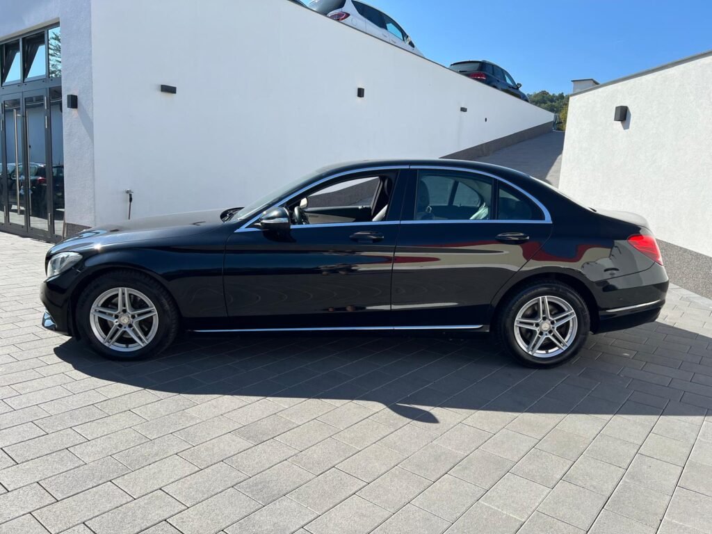 Mercedes-Benz C 220